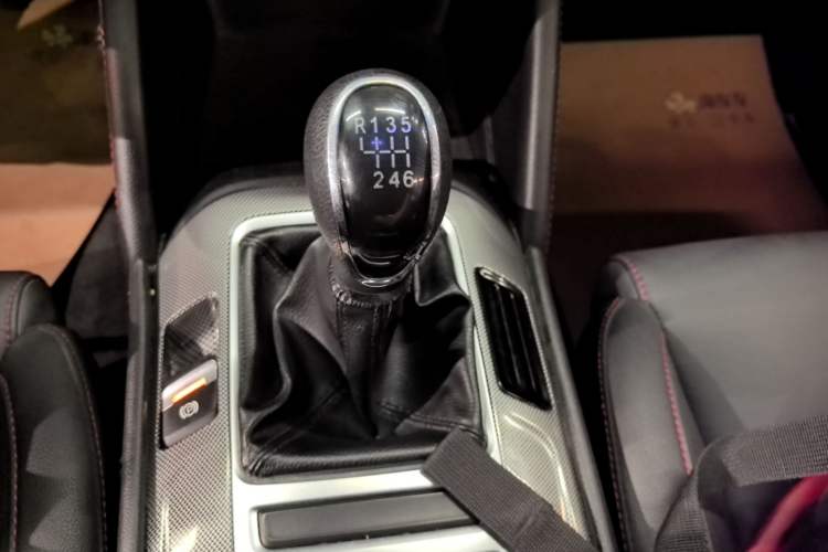 Used CHANGAN CS55 2017 1.5T Manual Colorful Edition Gear Lever