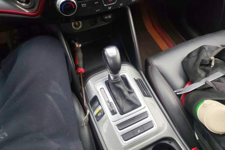 Used CHANGAN CS55 2017 1.5T Automatic Colorful Edition Gear Lever