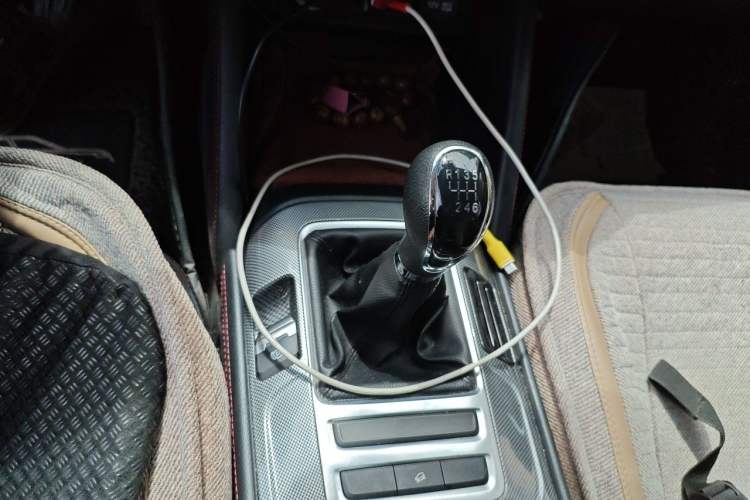 Used CHANGAN CS55 2017 1.5T Manual Colorful Edition Gear Lever