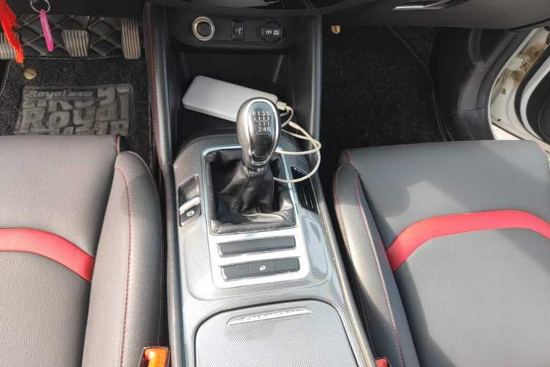 Used CHANGAN CS55 2017 1.5T Manual Colorful Edition Gear Lever