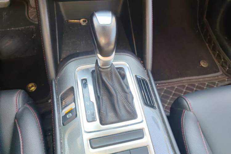 Used CHANGAN CS55 2017 1.5T Automatic Colorful Edition Gear Lever