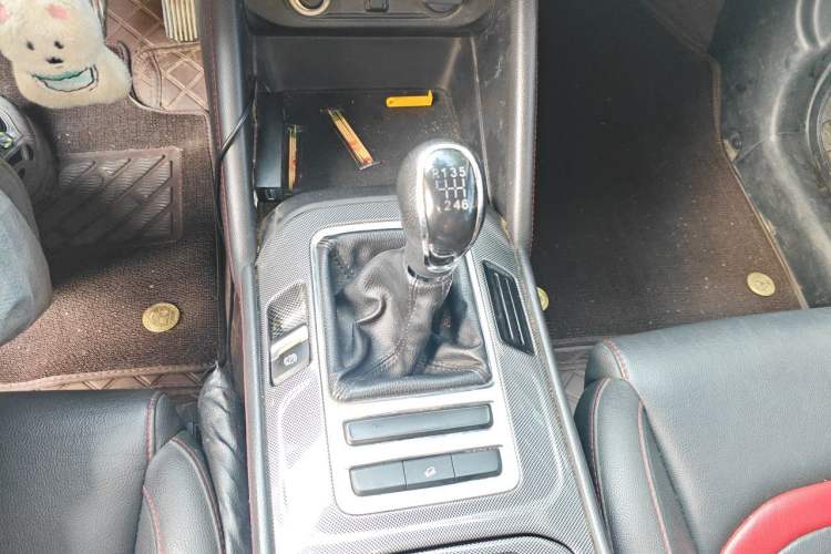 Used CHANGAN CS55 2017 1.5T Manual Colorful Edition Gear Lever