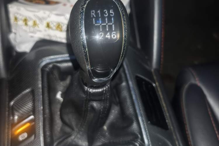Used CHANGAN CS55 2017 1.5T Manual Colorful Edition Gear Lever