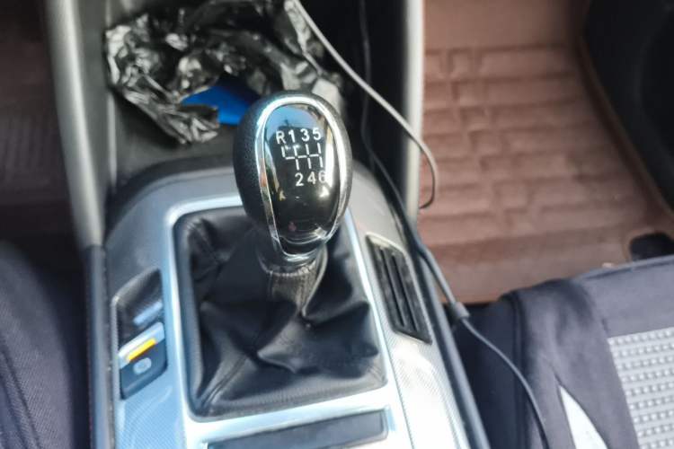 Used CHANGAN CS55 2017 1.5T Manual Colorful Edition Gear Lever