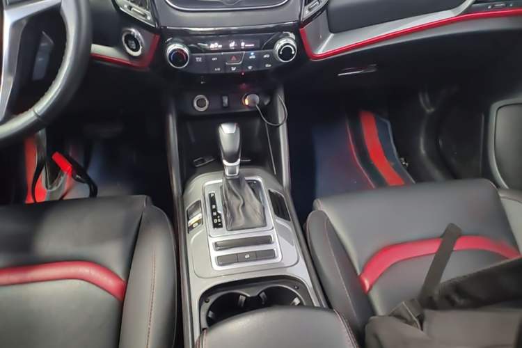 Used CHANGAN CS55 2017 1.5T Automatic Colorful Edition Gear Lever
