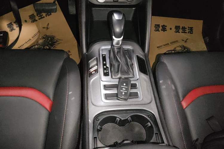 Used CHANGAN CS55 2017 1.5T Automatic Colorful Edition Gear Lever