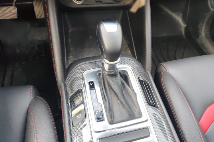 Used CHANGAN CS55 2017 1.5T Automatic Colorful Edition Gear Lever