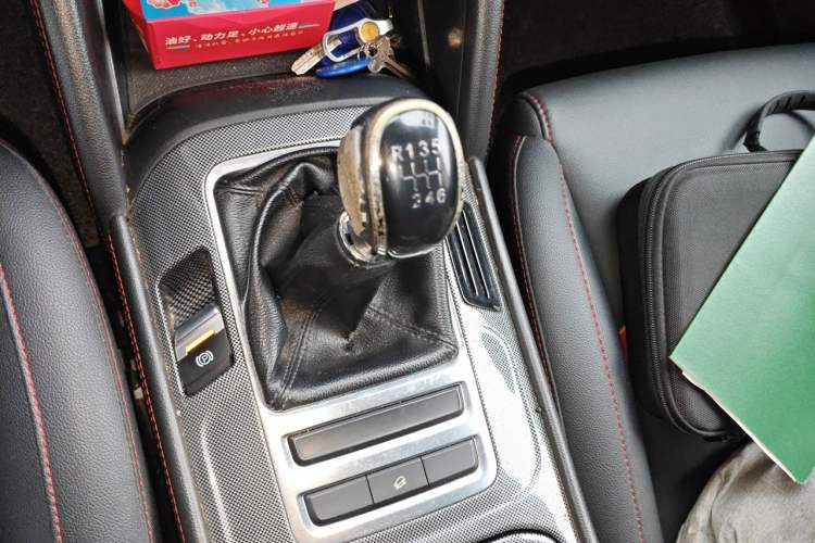 Used CHANGAN CS55 2017 1.5T Manual Colorful Edition Gear Lever
