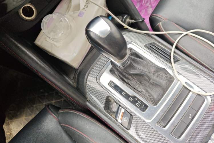 Used CHANGAN CS55 2017 1.5T Automatic Colorful Edition Gear Lever