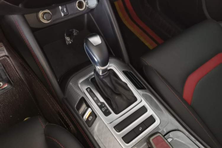 Used CHANGAN CS55 2017 1.5T Automatic Colorful Edition Gear Lever