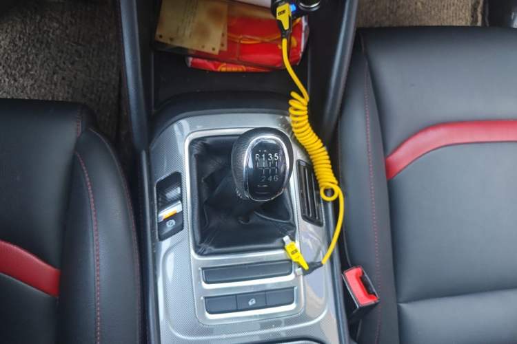 Used CHANGAN CS55 2017 1.5T Manual Colorful Edition Gear Lever
