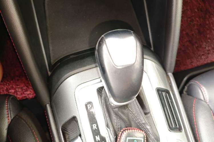 Used CHANGAN CS55 2017 1.5T Automatic Colorful Edition Gear Lever