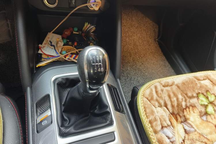 Used CHANGAN CS55 2017 1.5T Manual Colorful Edition Gear Lever