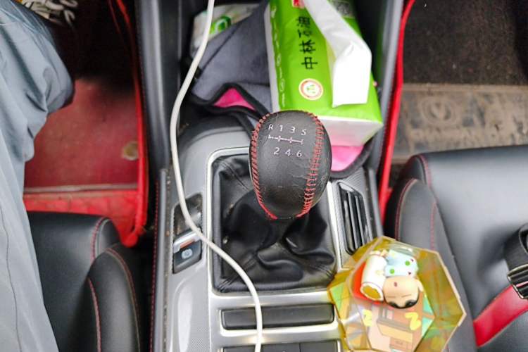 Used CHANGAN CS55 2017 1.5T Manual Colorful Edition Gear Lever