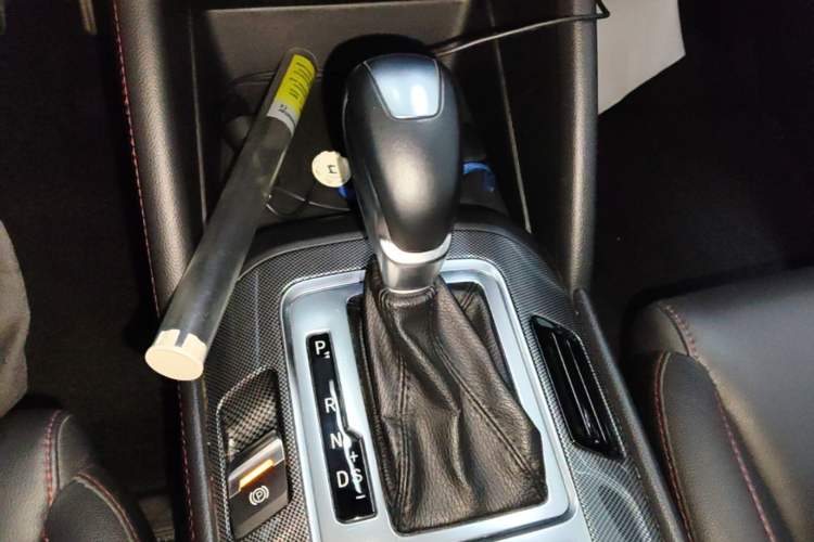 Used CHANGAN CS55 2017 1.5T Automatic Colorful Edition Gear Lever