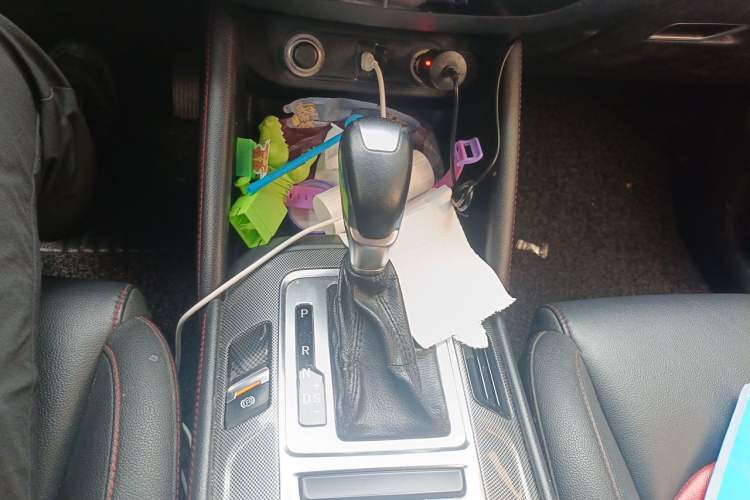 Used CHANGAN CS55 2017 1.5T Automatic Colorful Edition Gear Lever