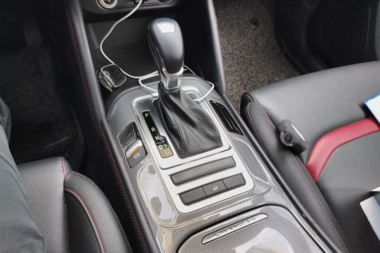 Used CHANGAN CS55 2017 1.5T Automatic Colorful Edition Gear Lever