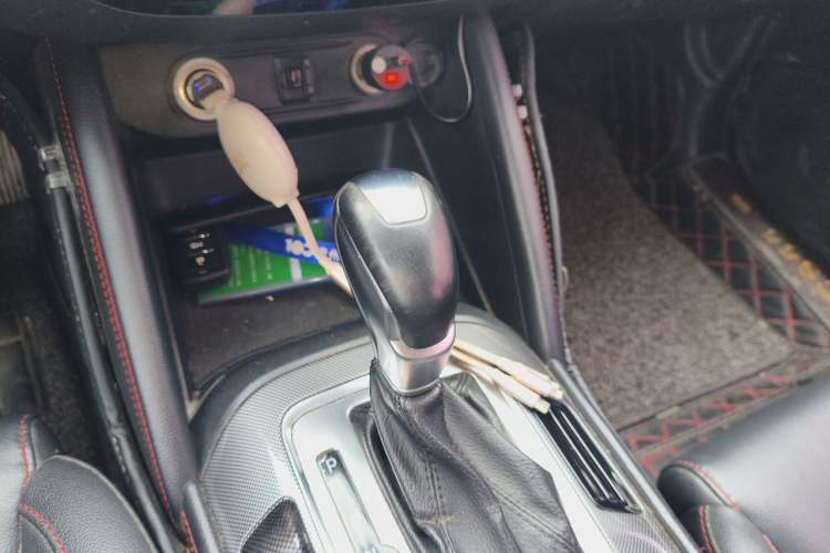 Used CHANGAN CS55 2017 1.5T Automatic Colorful Edition Gear Lever