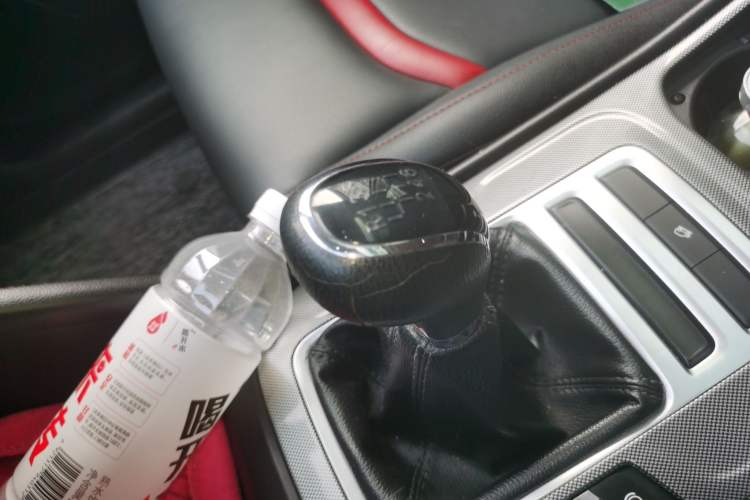 Used CHANGAN CS55 2017 1.5T Manual Colorful Edition Gear Lever