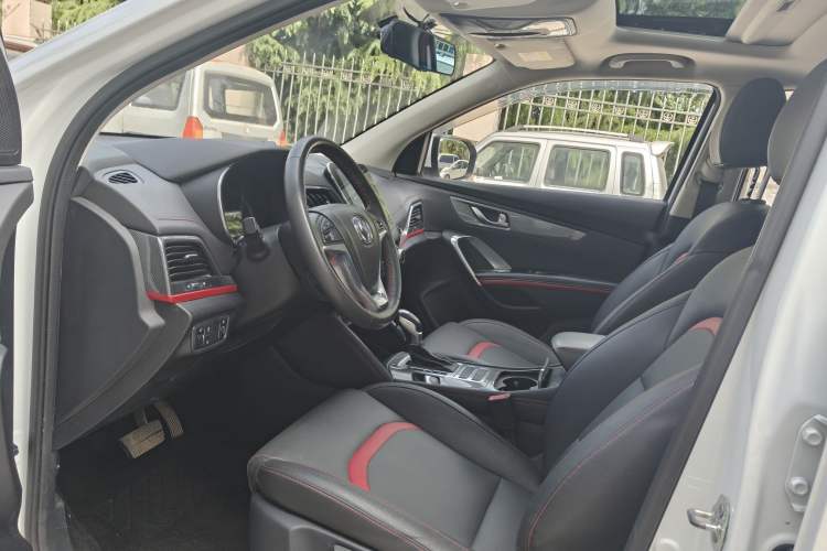 Used CHANGAN CS55 2017 1.5T Automatic Colorful Edition Interior 1