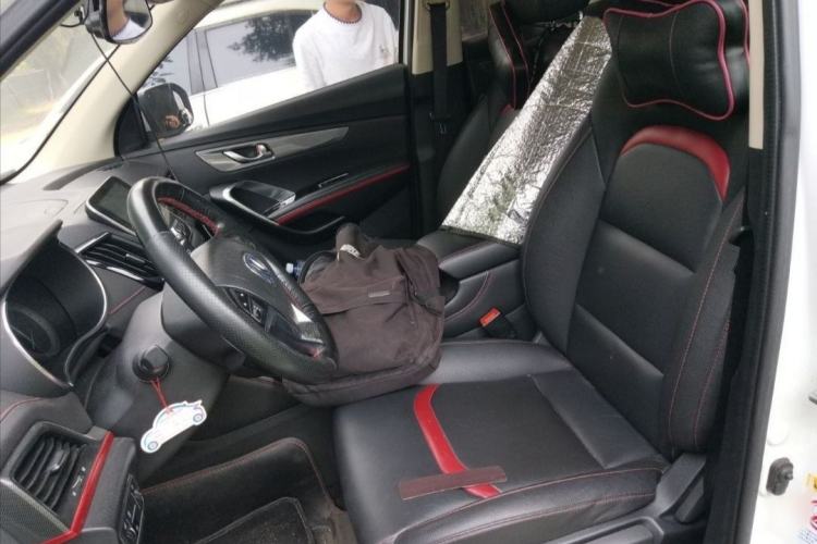 Used CHANGAN CS55 2017 1.5T Automatic Colorful Edition Interior 1