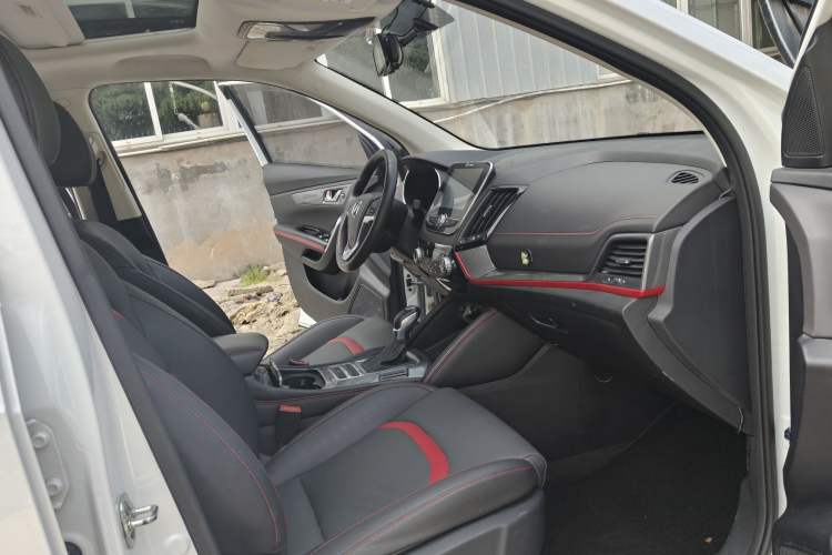 Used CHANGAN CS55 2017 1.5T Automatic Colorful Edition Interior 2