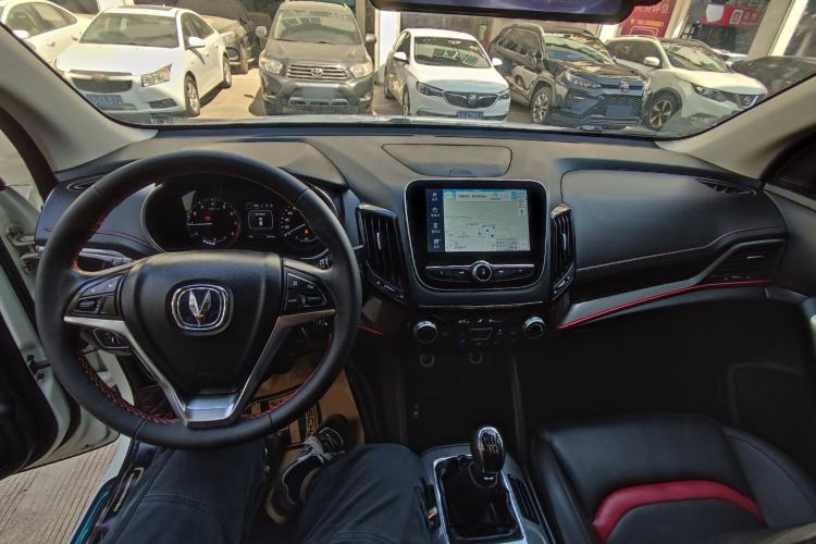 Used CHANGAN CS55 2017 1.5T Manual Colorful Edition Interior 2