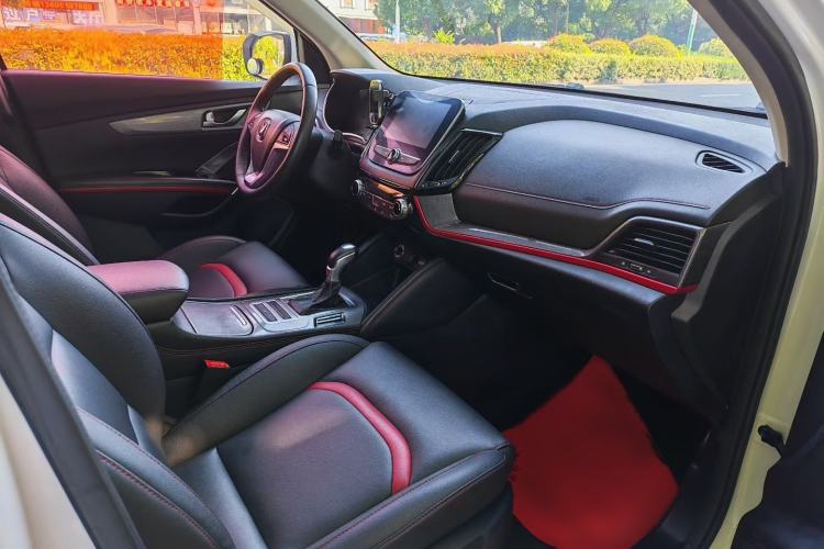 Used CHANGAN CS55 2017 1.5T Automatic Colorful Edition Interior 2