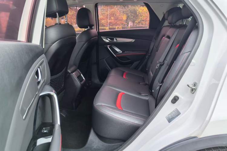 Used CHANGAN CS55 2017 1.5T Automatic Colorful Edition Interior 2