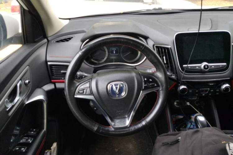 Used CHANGAN CS55 2017 1.5T Automatic Colorful Edition Interior 2