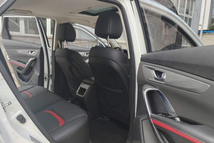 Used CHANGAN CS55 2017 1.5T Automatic Colorful Edition Interior 3