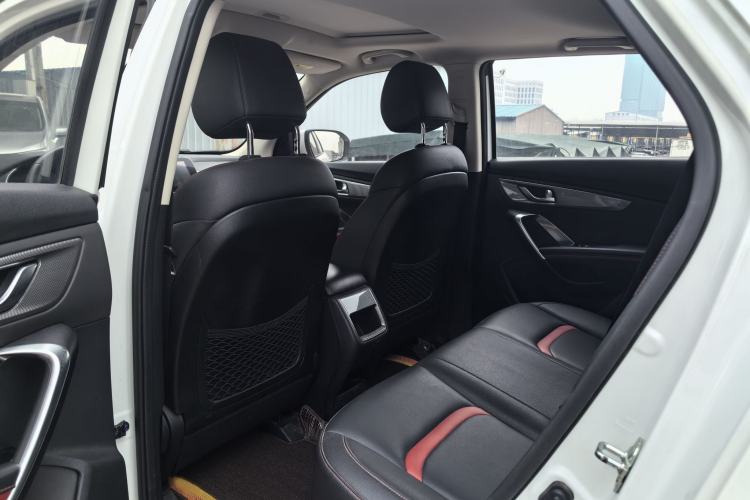 Used CHANGAN CS55 2017 1.5T Automatic Colorful Edition Interior 3