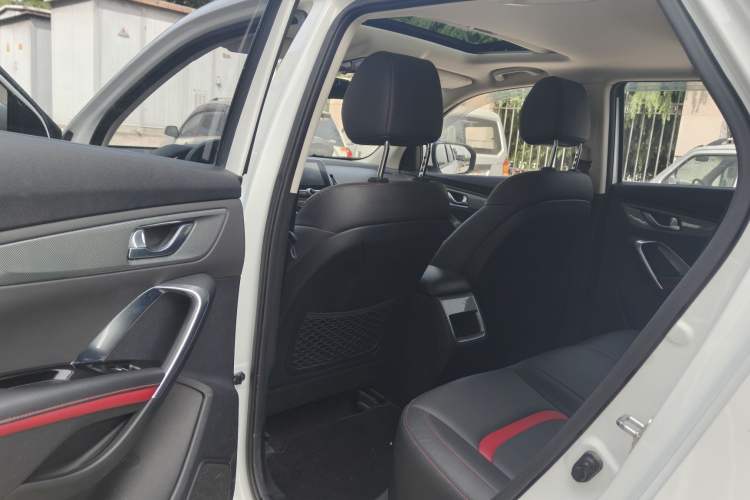 Used CHANGAN CS55 2017 1.5T Automatic Colorful Edition Interior 4
