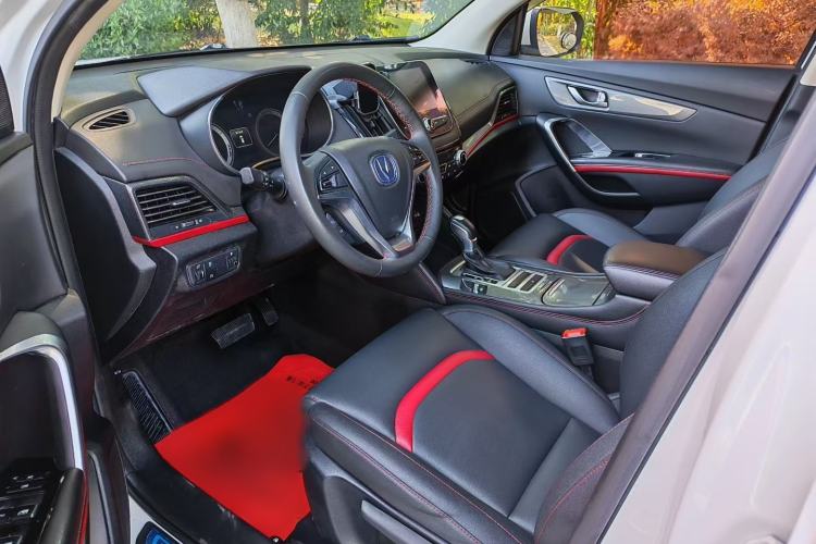 Used CHANGAN CS55 2017 1.5T Automatic Colorful Edition Interior 4