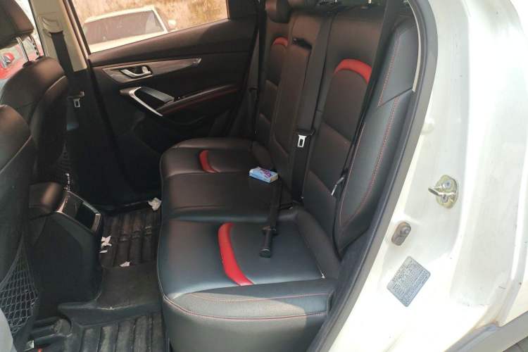 Used CHANGAN CS55 2017 1.5T Automatic Colorful Edition Interior 4