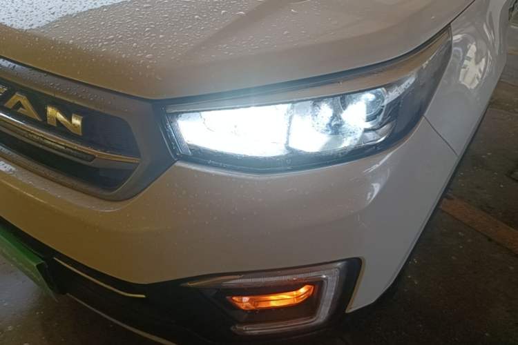Used CHANGAN CS55 2017 1.5T Automatic Colorful Edition Left Front Headlight