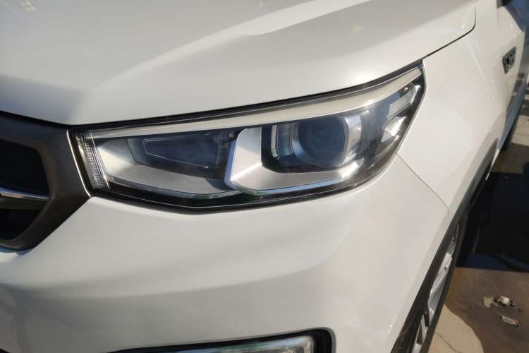 Used CHANGAN CS55 2017 1.5T Manual Colorful Edition Left Front Headlight