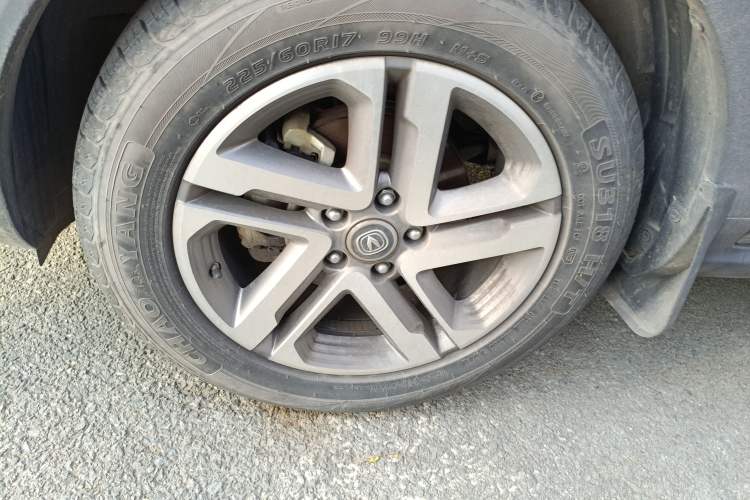 Used CHANGAN CS55 2017 1.5T Manual Colorful Edition Left Front Wheel Hub