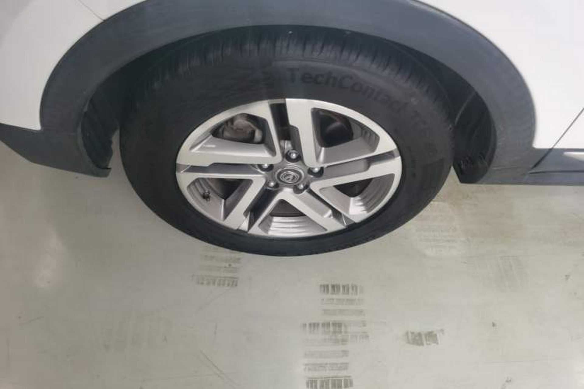 Used CHANGAN CS55 2017 1.5T Automatic Colorful Edition Left Front Wheel Hub