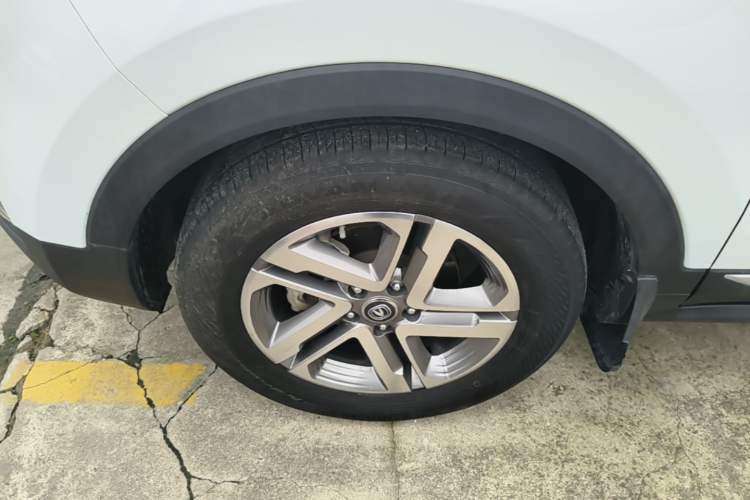Used CHANGAN CS55 2017 1.5T Automatic Colorful Edition Left Front Wheel Hub
