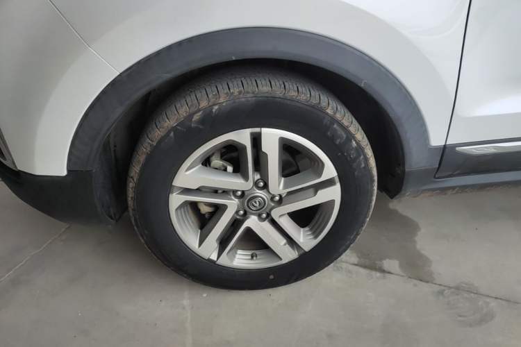Used CHANGAN CS55 2017 1.5T Manual Colorful Edition Left Front Wheel Hub