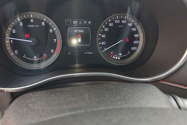 Used CHANGAN CS55 2017 1.5T Manual Colorful Edition Odometer Close Up