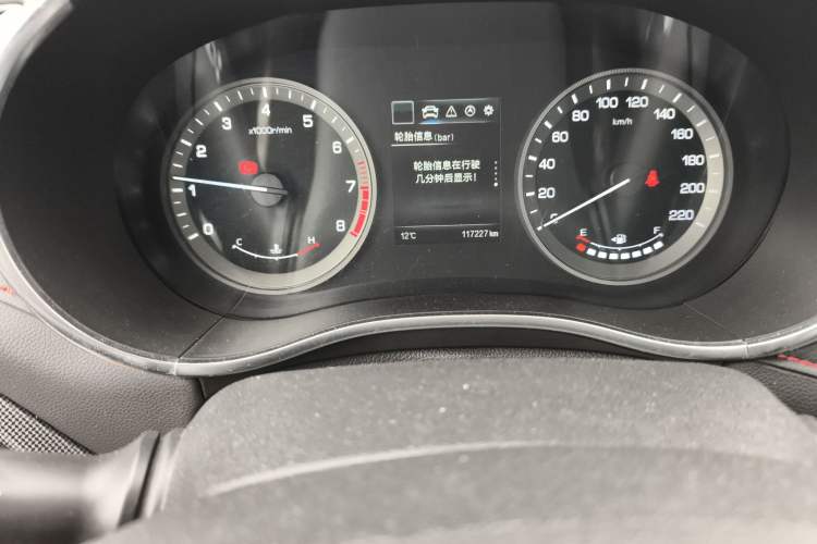 Used CHANGAN CS55 2017 1.5T Manual Colorful Edition Odometer Close Up