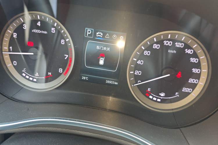 Used CHANGAN CS55 2017 1.5T Automatic Colorful Edition Odometer Close Up