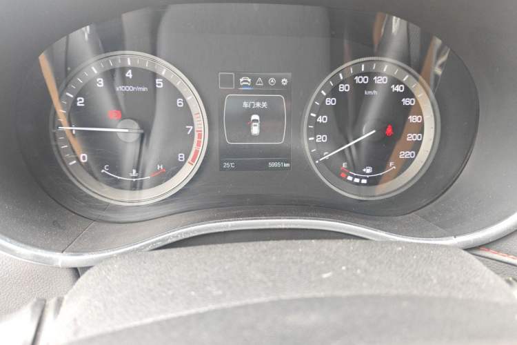Used CHANGAN CS55 2017 1.5T Manual Colorful Edition Odometer Close Up