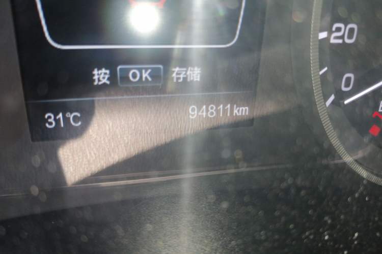 Used CHANGAN CS55 2017 1.5T Automatic Colorful Edition Odometer Close Up