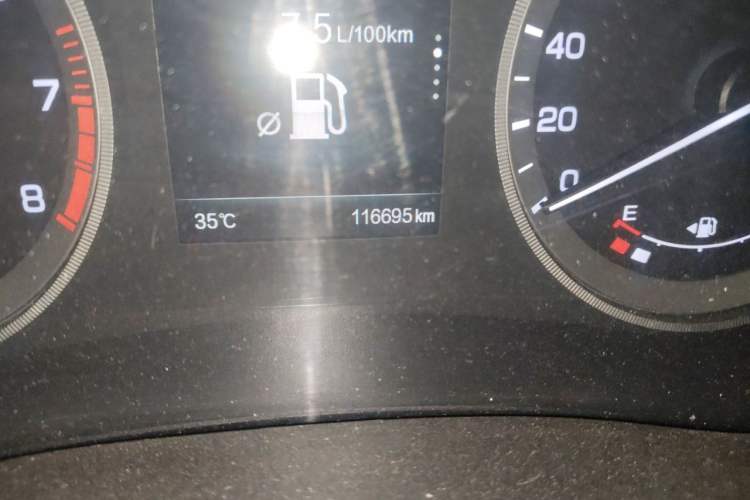 Used CHANGAN CS55 2017 1.5T Manual Colorful Edition Odometer Close Up