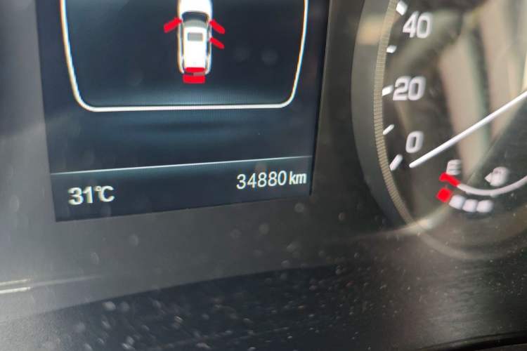 Used CHANGAN CS55 2017 1.5T Manual Colorful Edition Odometer Close Up