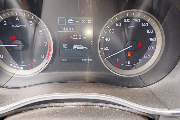 Used CHANGAN CS55 2017 1.5T Manual Colorful Edition Odometer Close Up