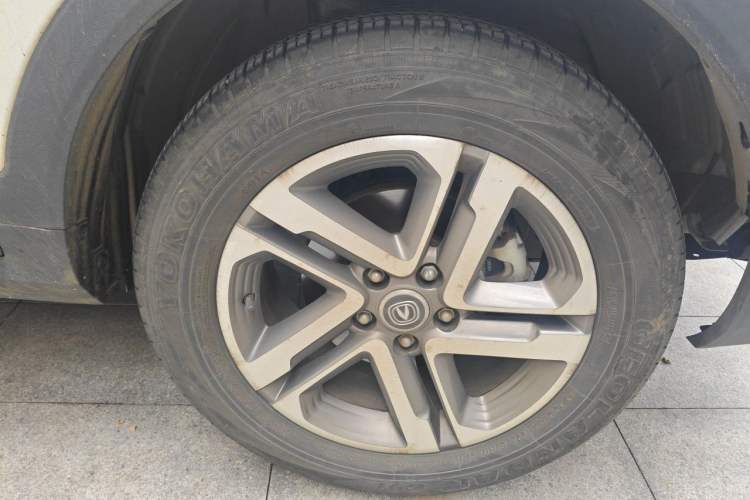 Used CHANGAN CS55 2017 1.5T Manual Colorful Edition Right Front Wheel Hub